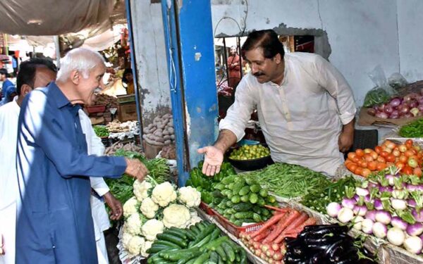 Federal Minister Inspects Chiniot Bazaars to Address Citizen Concerns Federal Minister Inspects Chiniot Bazaars to Address Citizen Concerns