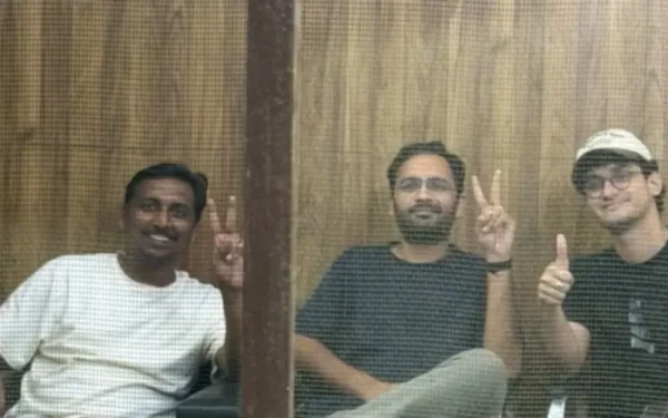 Indian youth party leaders jailed for protesting election commission Indian youth party leaders jailed for protesting election commission