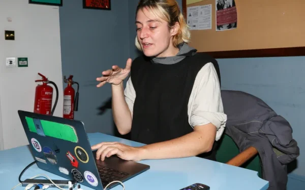 Volunteers Edit Wikipedia Pages on Arms Industry Volunteers Edit Wikipedia Pages on Arms Industry