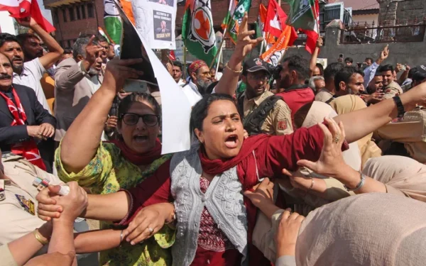 Indian Voters Protest Electoral Roll Changes Indian Voters Protest Electoral Roll Changes
