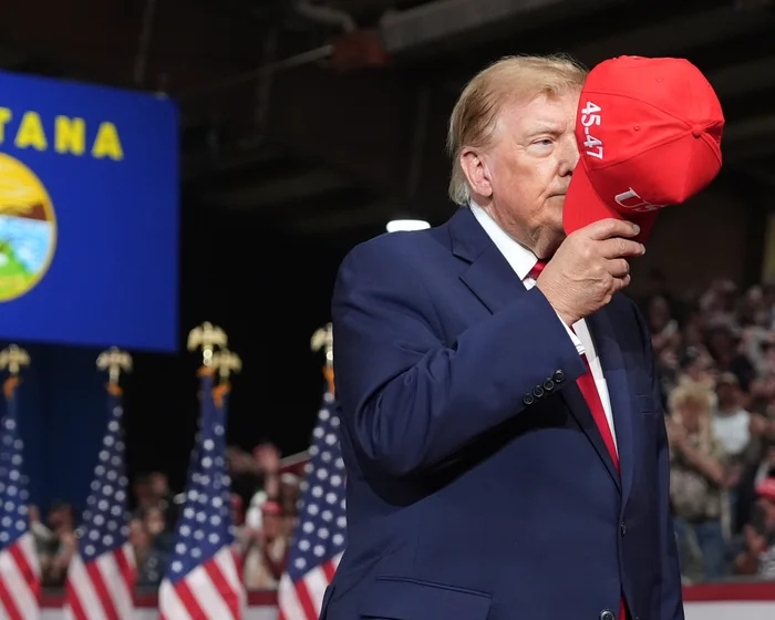 Trump’s Unusual Campaign Rallies Draw Odd Performances Trump’s Unusual Campaign Rallies Draw Odd Performances