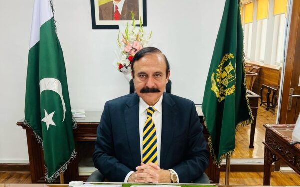 Minister Urges Peaceful Resolution of Kashmir Issue Minister Urges Peaceful Resolution of Kashmir Issue