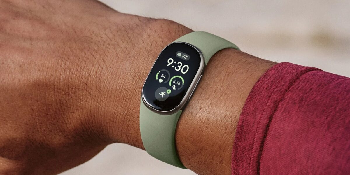 Google Launches Fitbit Edge with 50+ Workouts and Replaceable Battery Google Launches Fitbit Edge with 50+ Workouts and Replaceable Battery