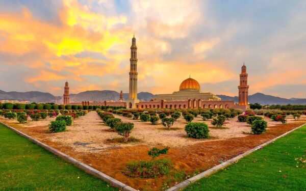 Oman Considers Easing Restrictions on Pakistani Workers Oman Considers Easing Restrictions on Pakistani Workers
