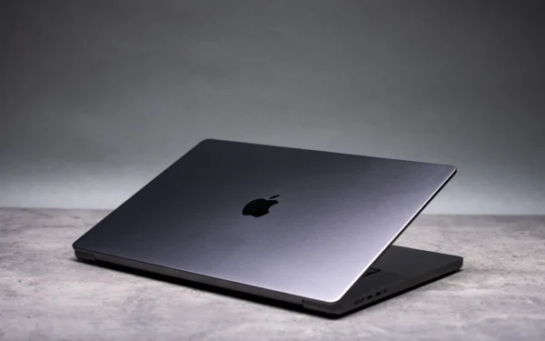 Apple to Launch New MacBook Pro with Touchscreen in Two Weeks Apple to Launch New MacBook Pro with Touchscreen in Two Weeks