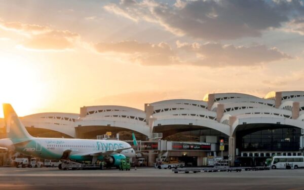 Major Airlines Suspend Flights to Riyadh Due to Airport Attacks Major Airlines Suspend Flights to Riyadh Due to Airport Attacks