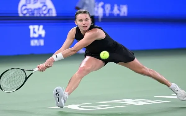 Chwalinska Defeats Swiatek, Sets Up Wuhan Final Against World No. 170 Kartal