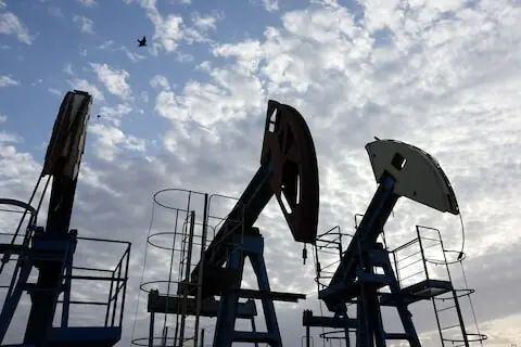 Oil prices drop as Trump waives Russia sanctions Oil prices drop as Trump waives Russia sanctions