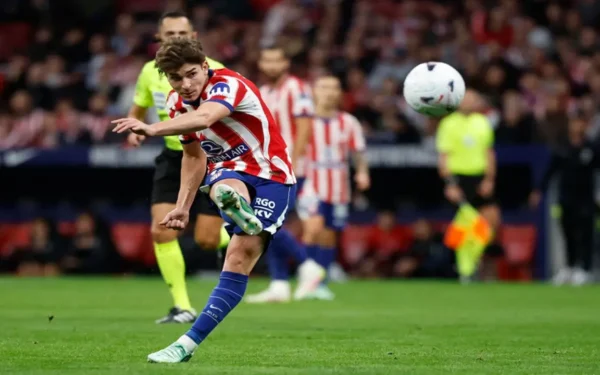 Alvarez scores as Atletico Madrid beat Deportivo La Coruna Alvarez scores as Atletico Madrid beat Deportivo La Coruna