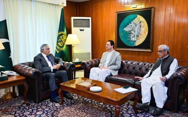 DPM/FM Dar and AJK PM Meet to Promote Economic Growth DPM/FM Dar and AJK PM Meet to Promote Economic Growth