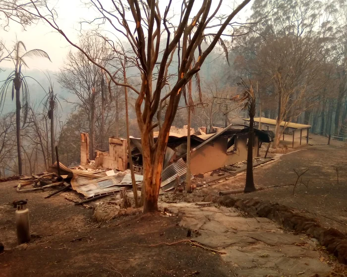 Most NSW homes destroyed in 2019-2020 bushfires within 100m of flammable vegetation Most NSW homes destroyed in 2019-2020 bushfires within 100m of flammable vegetation