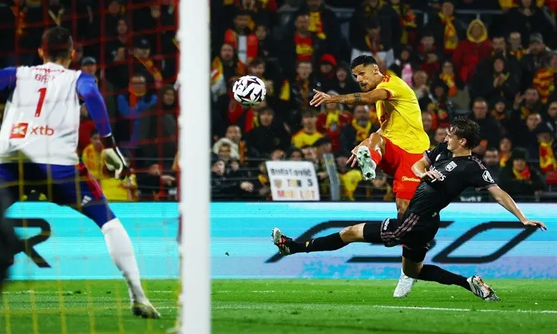 Lyon slip up as Lens claim first win under new coach