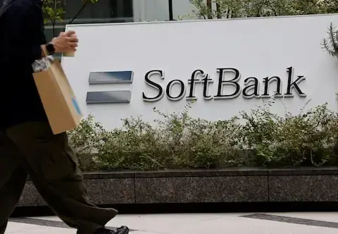 SoftBank seeks 0 billion from Gulf investors for AI investments