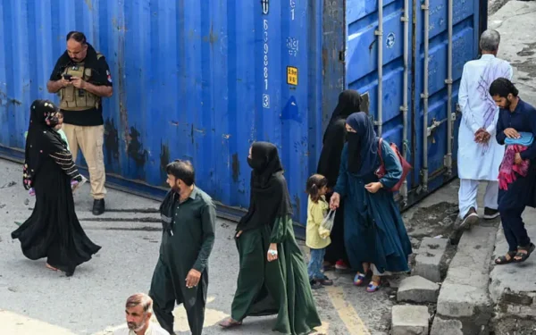 Peshawar Restricts Movement Amid Governor’s Rule Peshawar Restricts Movement Amid Governor’s Rule