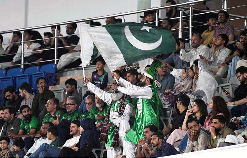 Fans Thrilled as Pakistan and Sri Lanka Battle in T20 Match